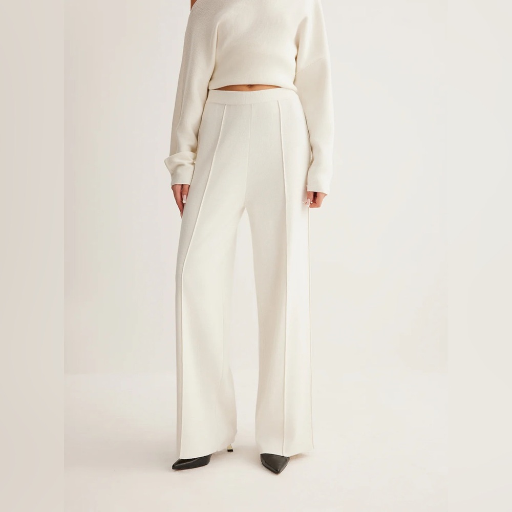 Commense Wool-Blend Piping Pants
Size XL